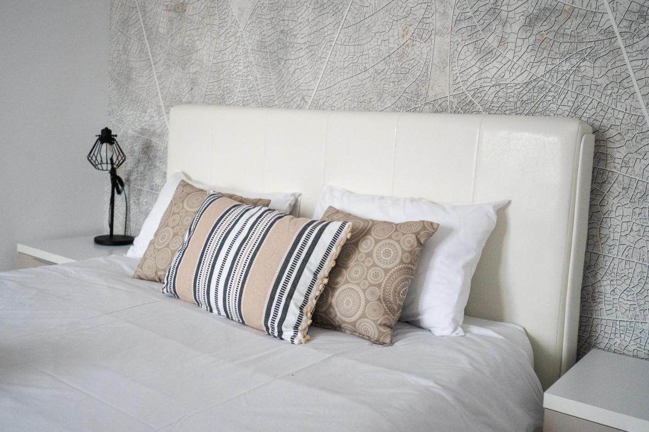 City Center Accommodation - 404 레시차 외부 사진