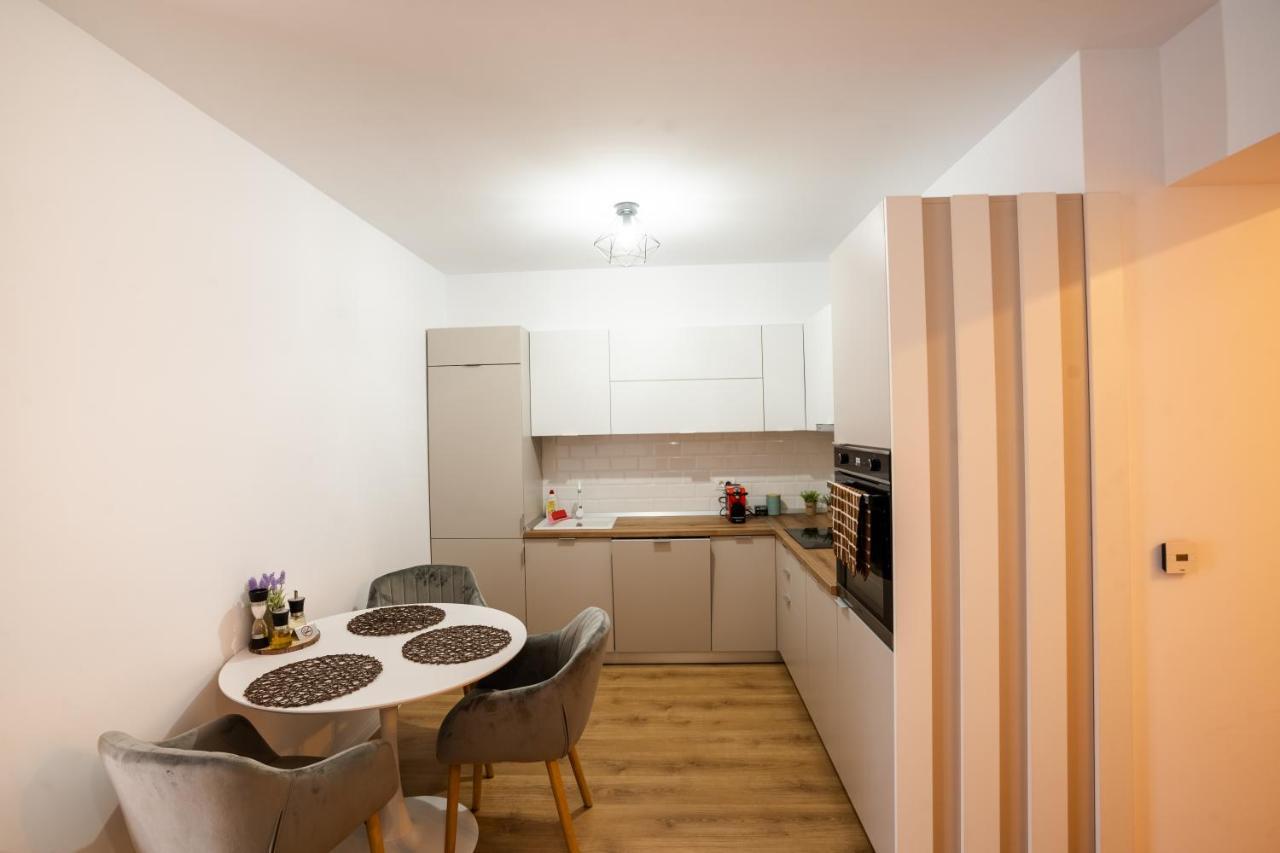 City Center Accommodation - 404 레시차 외부 사진